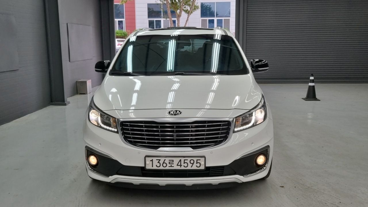 KIA CARNIVAL 2017