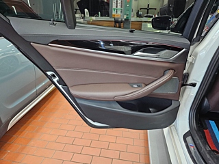 BMW 5-SERIES G30 2023
