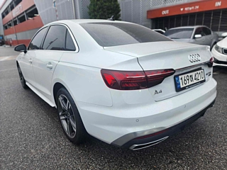 AUDI A4 B9 2022