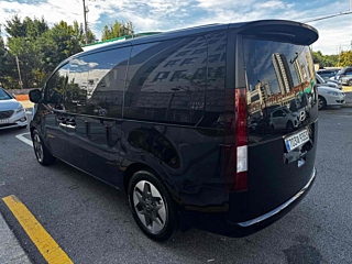HYUNDAI STARIA 2025