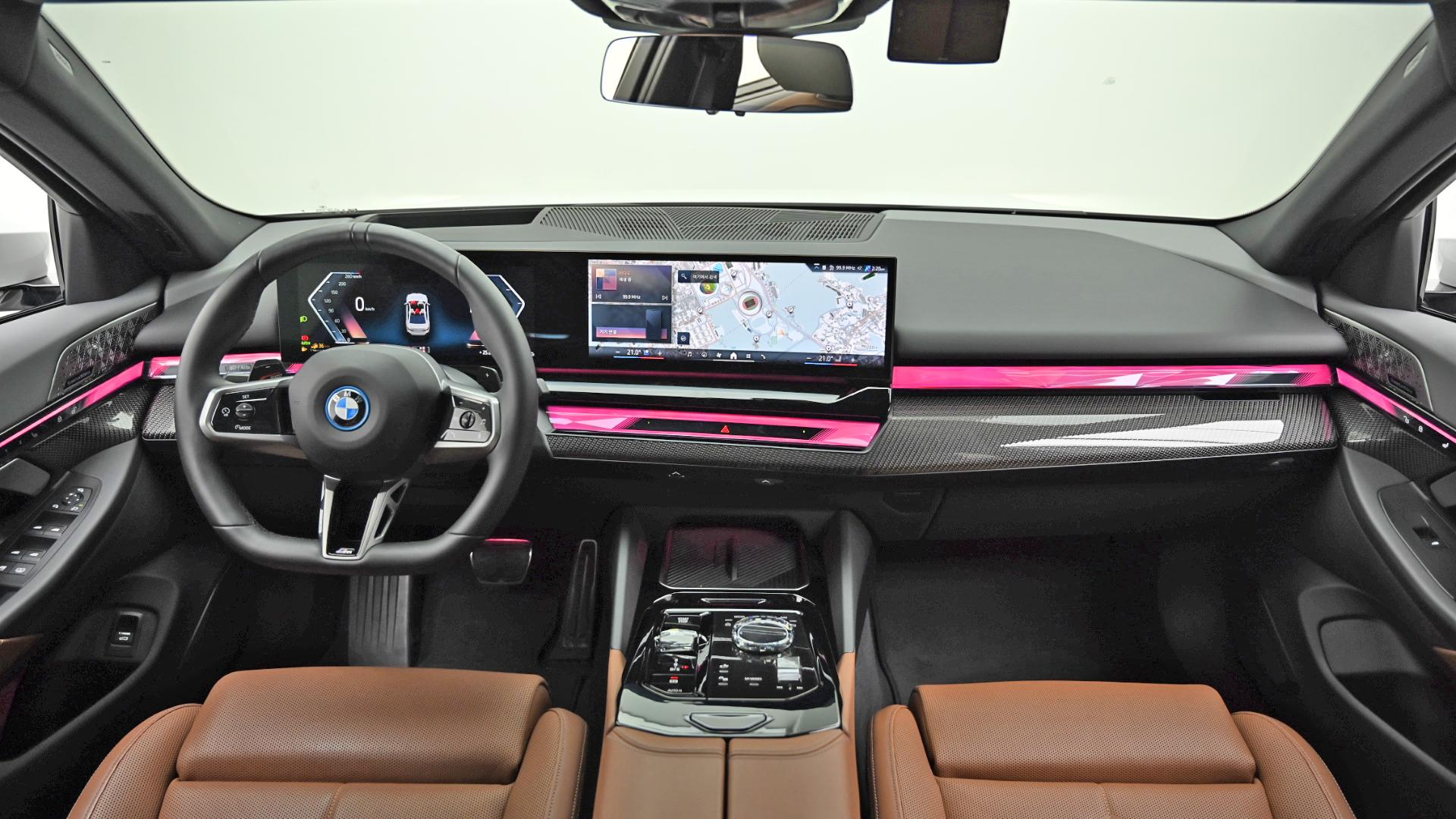 BMW 5-SERIES G60 2025