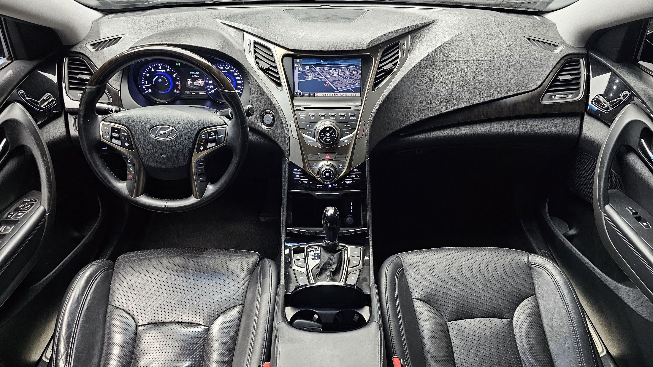 HYUNDAI GRANDEUR HG 2012