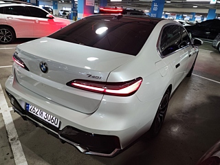 BMW 7-SERIES G70 2024