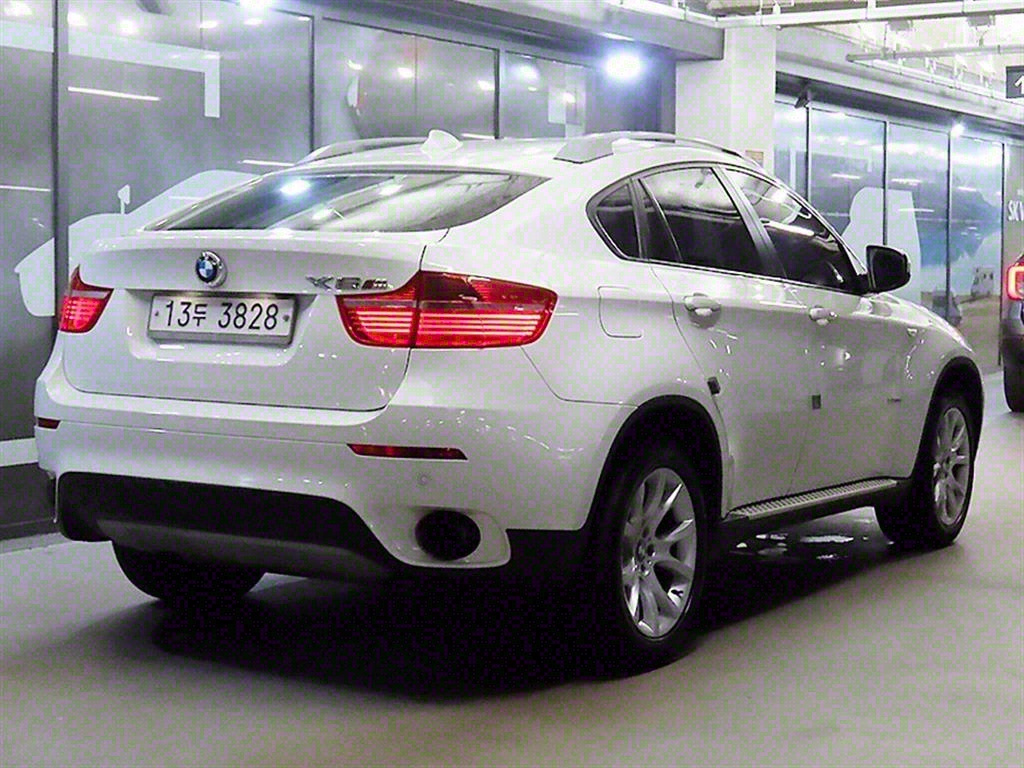 BMW X6 E71 2011