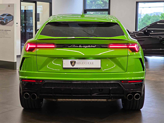 LAMBORGHINI URUS 2021
