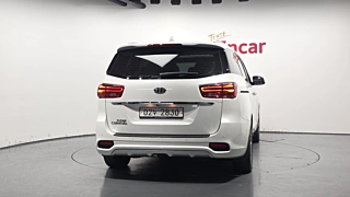 KIA CARNIVAL 2018
