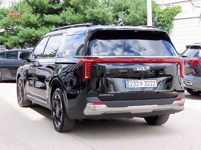 KIA CARNIVAL 2024