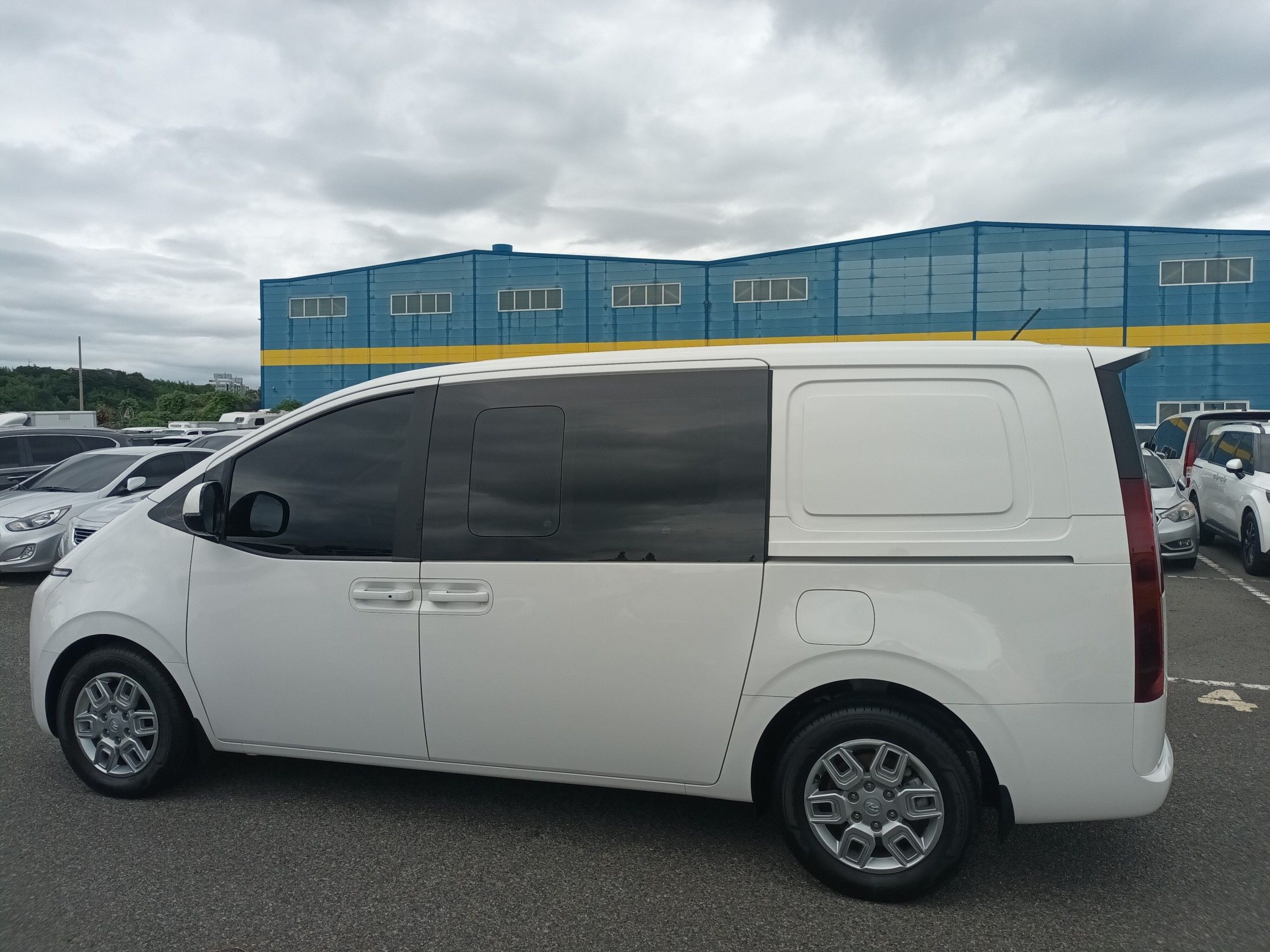 HYUNDAI STARIA 2022