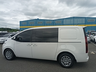 HYUNDAI STARIA 2022