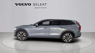 VOLVO V60 CROSS COUNTRY 2023