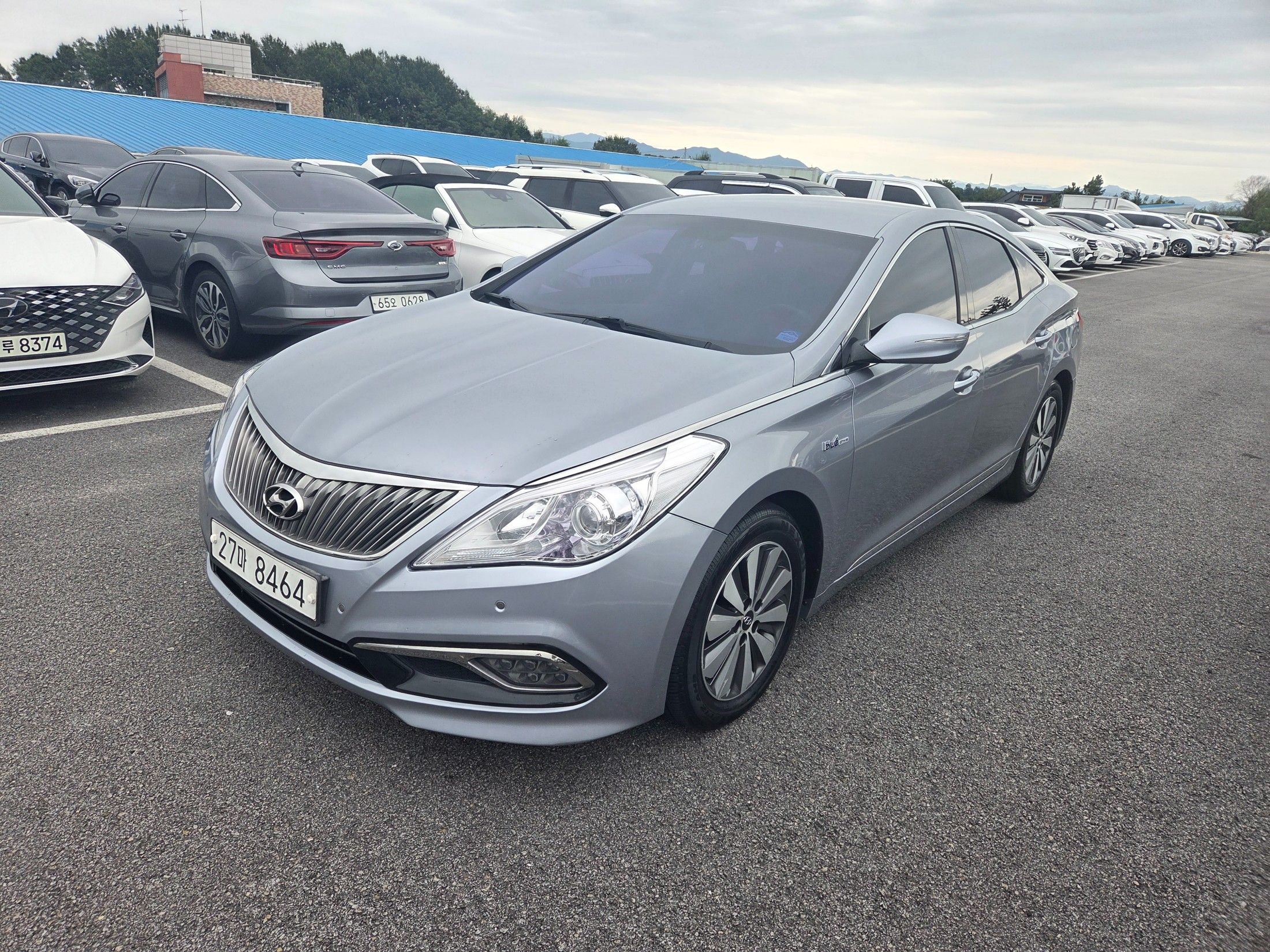 HYUNDAI GRANDEUR HG HYBRID 2016