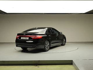 HYUNDAI GRANDEUR HG 2011