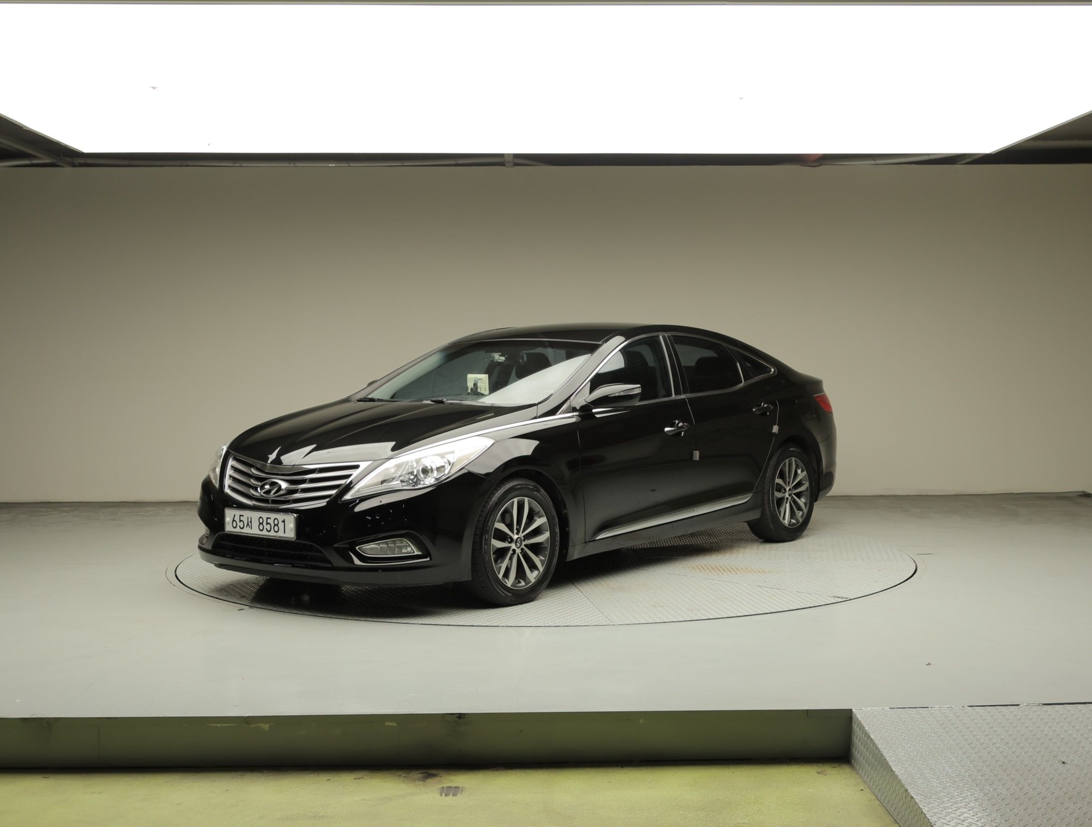 HYUNDAI GRANDEUR HG 2011