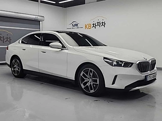 BMW 5-SERIES G60 2023
