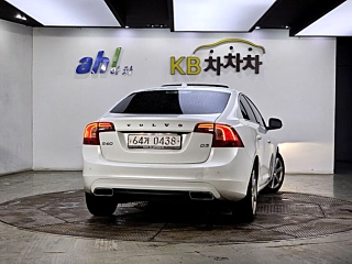 VOLVO S60 2016