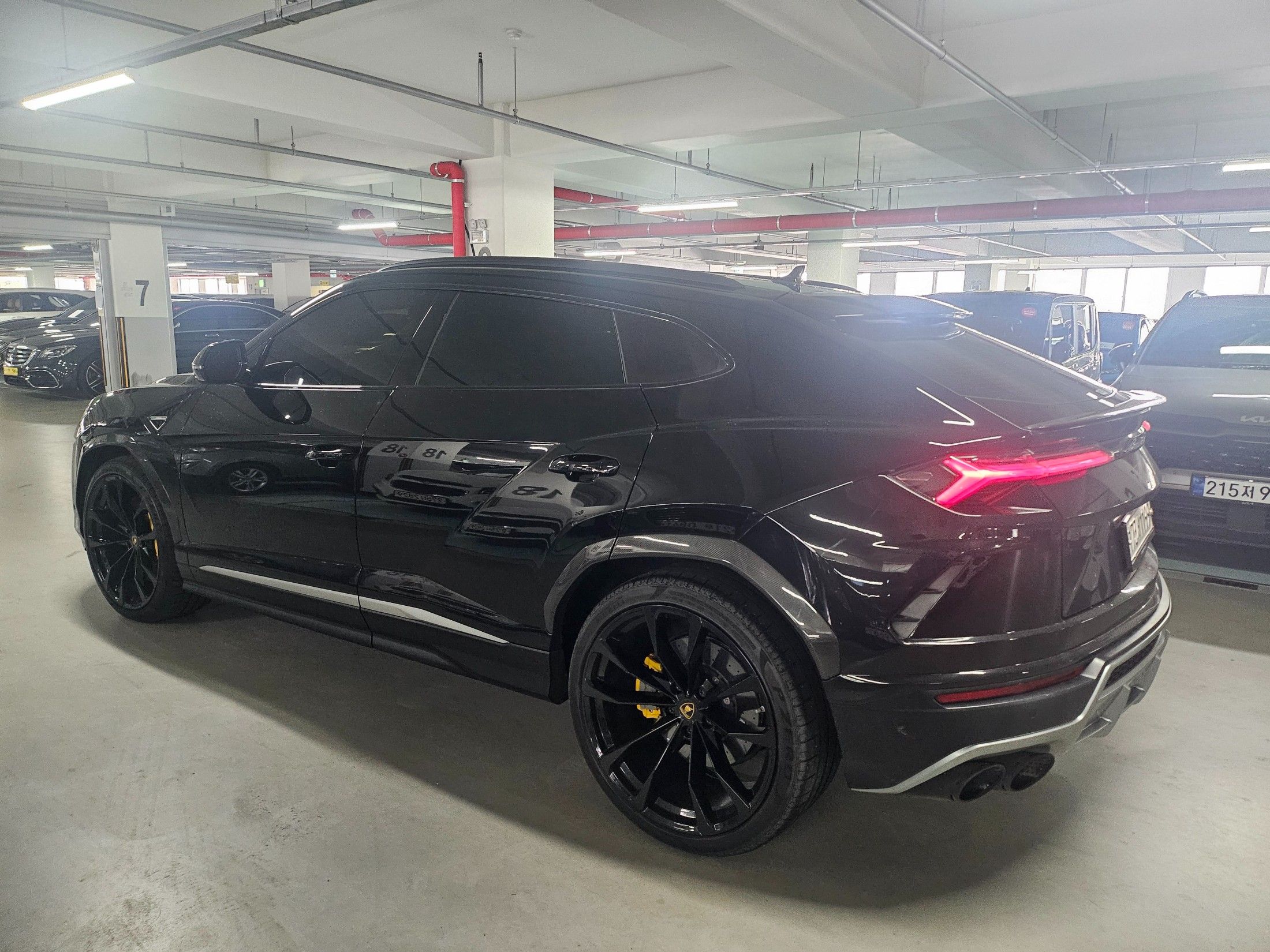 LAMBORGHINI URUS 2020