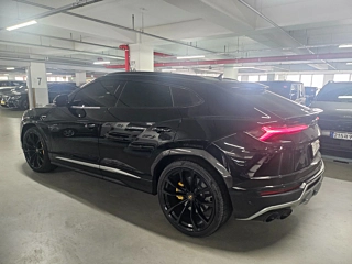 LAMBORGHINI URUS 2020