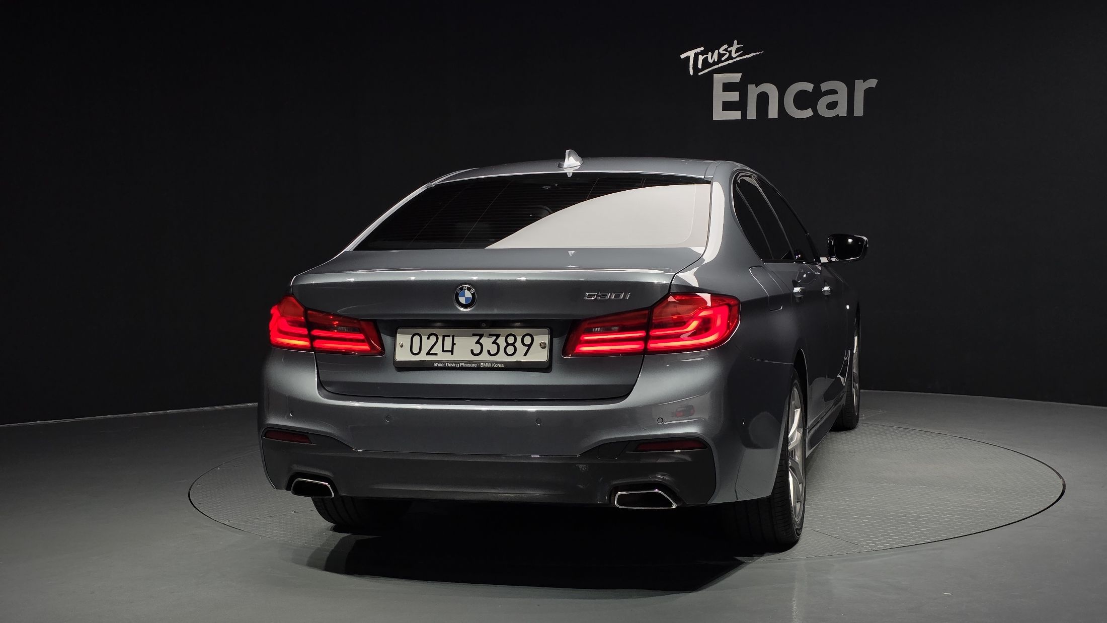 BMW 5-SERIES G30 2017