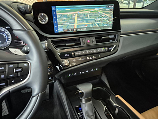 LEXUS ES300H 2025
