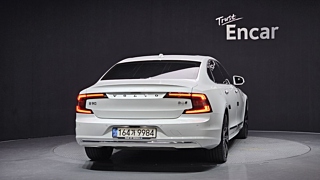 VOLVO S90 2022