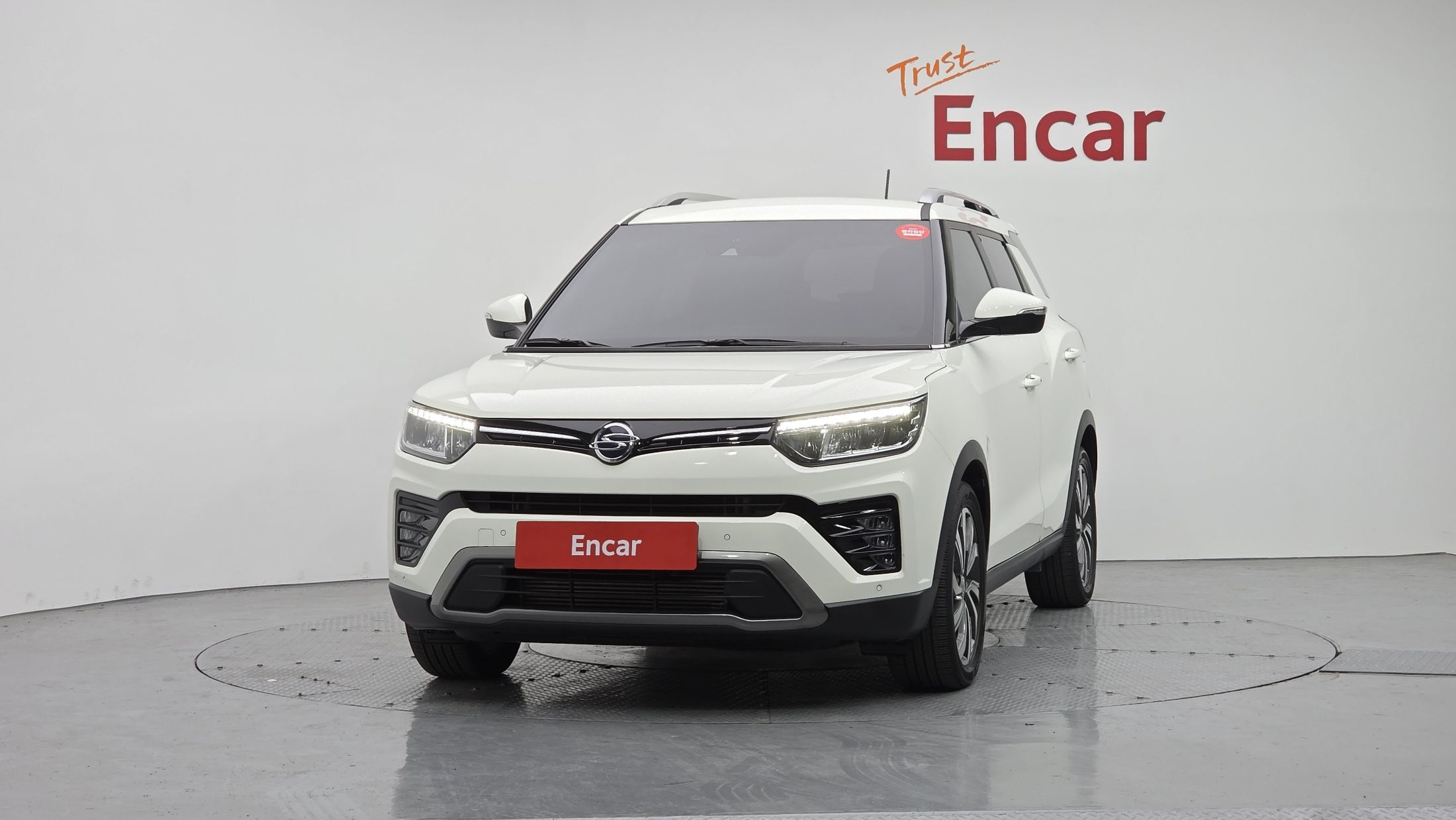 SSANGYONG TIVOLI VERY NEW 2021
