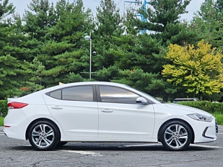 HYUNDAI AVANTE AD 2017