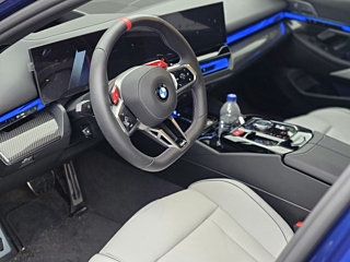 BMW M5 G90 2025