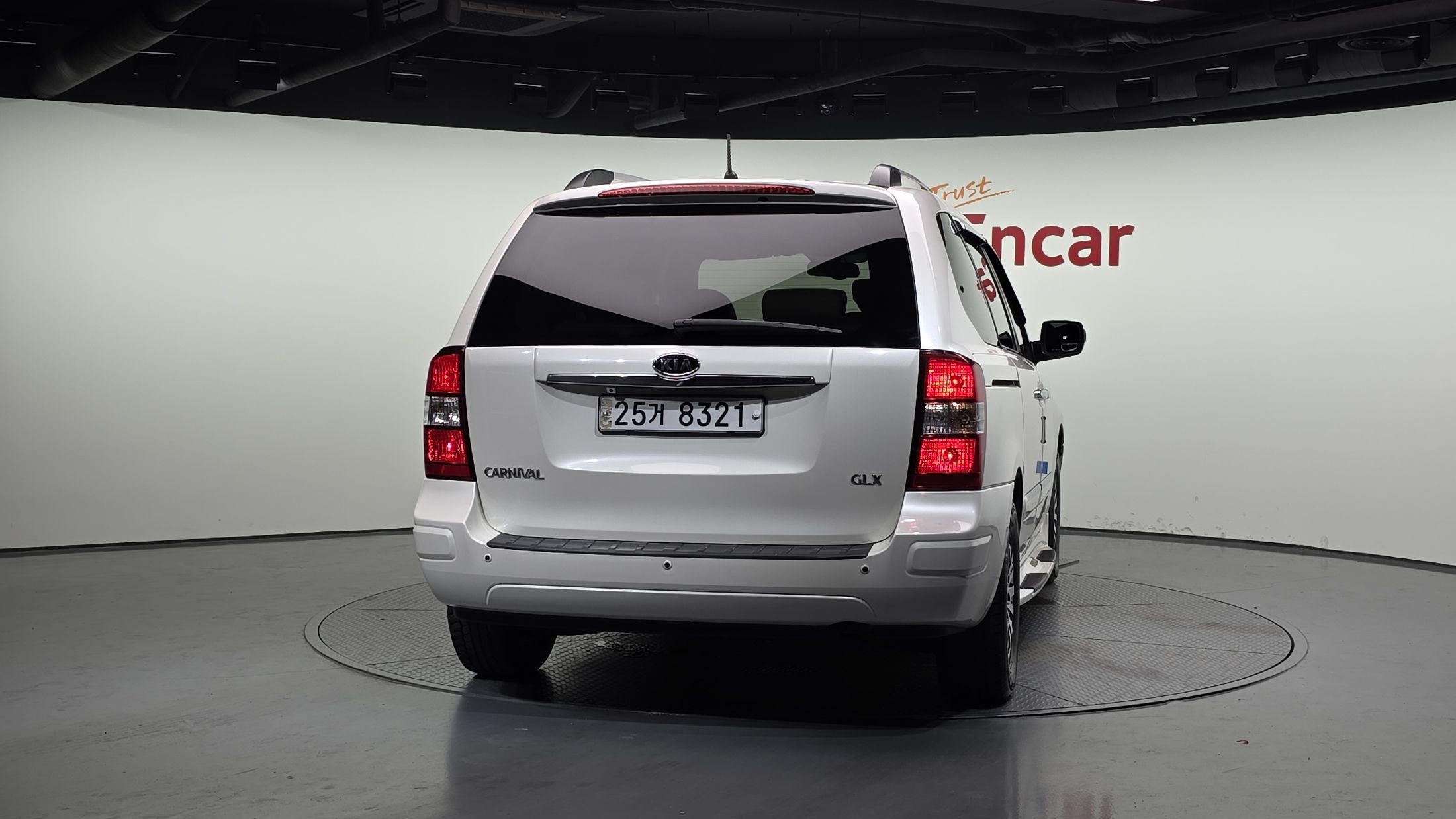 KIA CARNIVAL R 2010