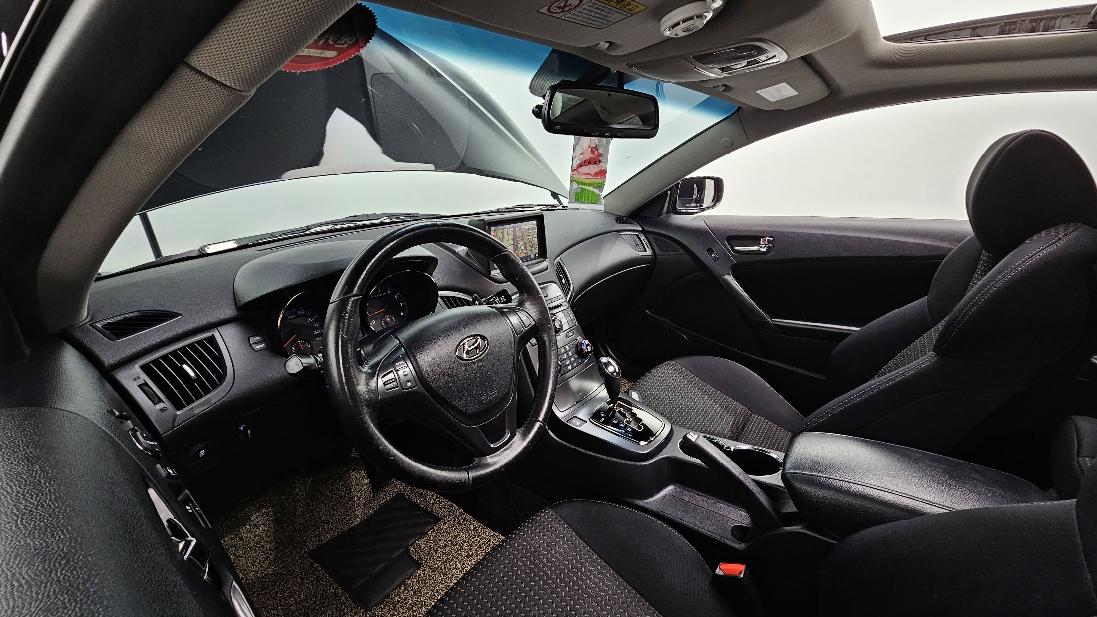 HYUNDAI GENESIS COUPE 2011