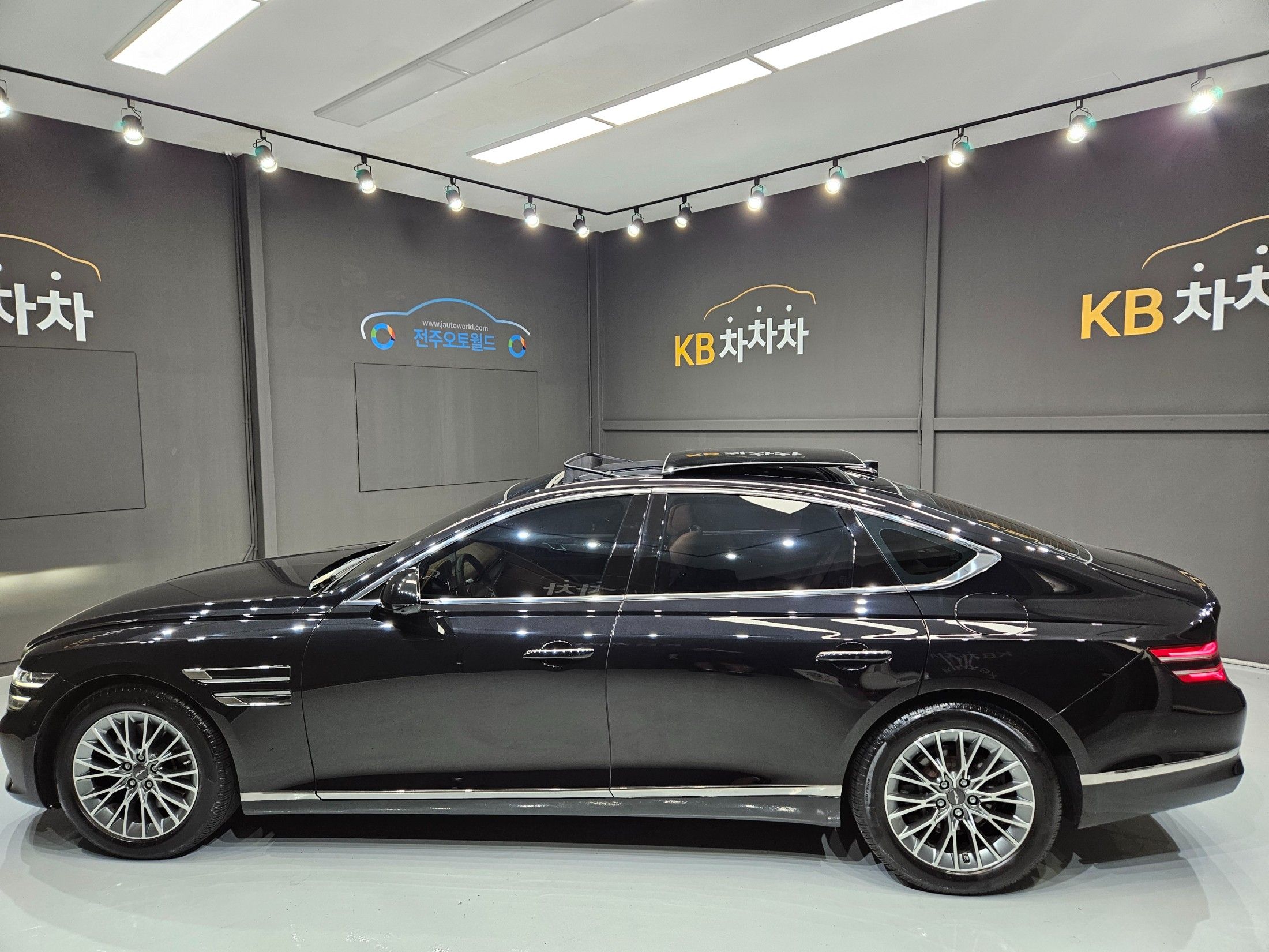 GENESIS G80 RG3 2022