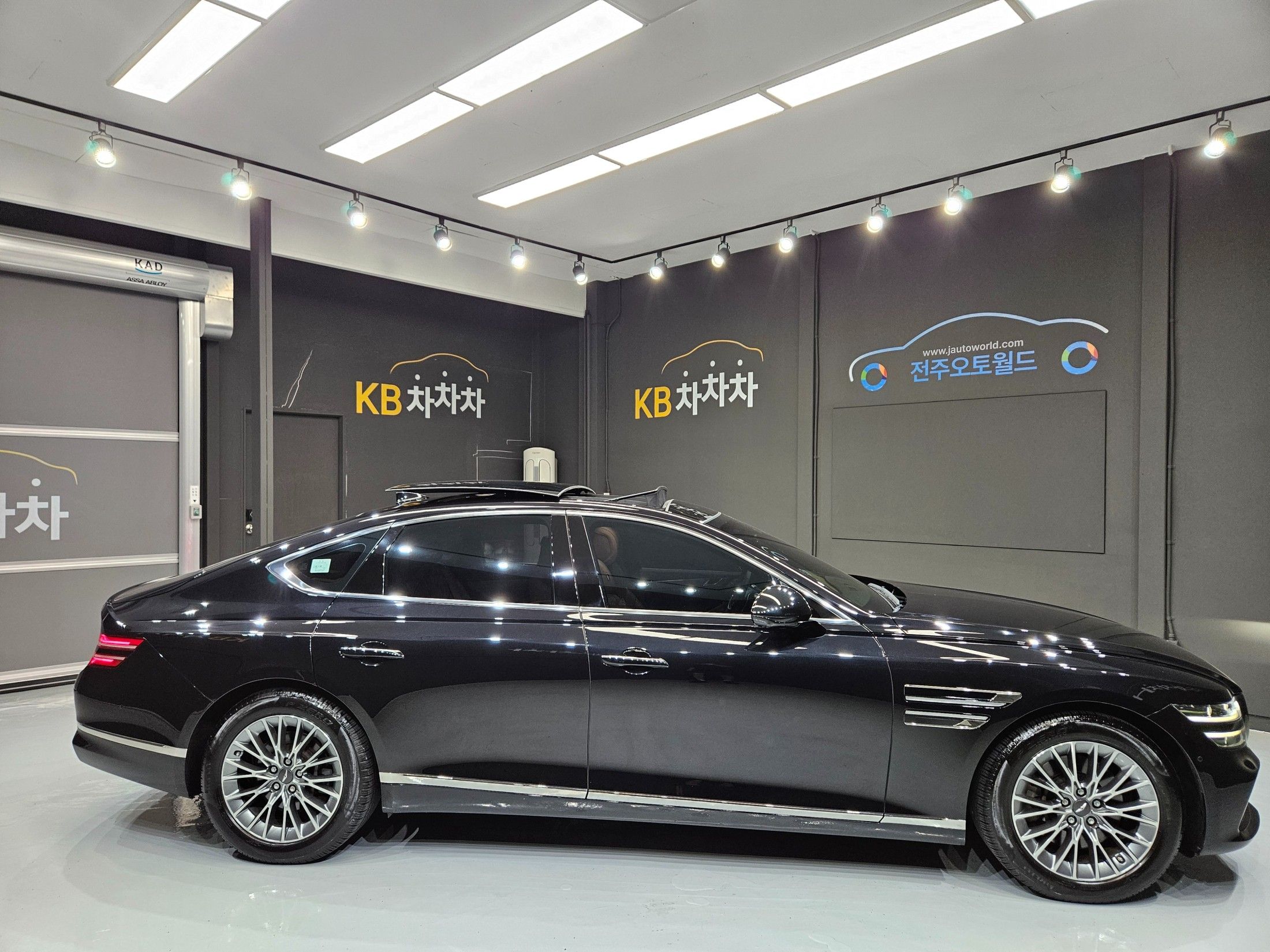 GENESIS G80 RG3 2022