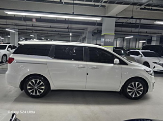 KIA CARNIVAL 2016
