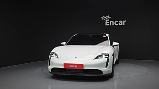 PORSCHE TAYCAN 2023