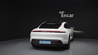 PORSCHE TAYCAN 2023