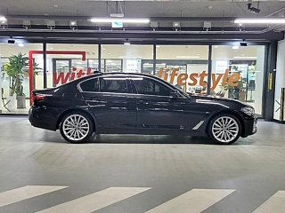 BMW 5-SERIES G30 2023