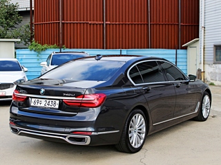 BMW 7-SERIES G11 2016
