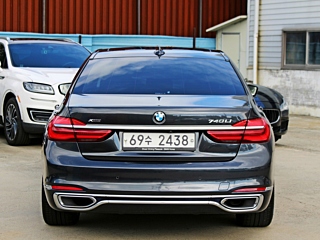 BMW 7-SERIES G11 2016