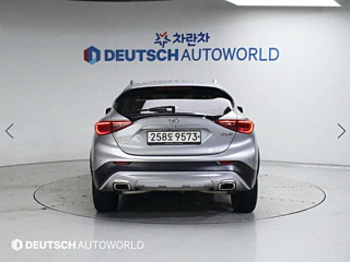 INFINITI QX30 2019
