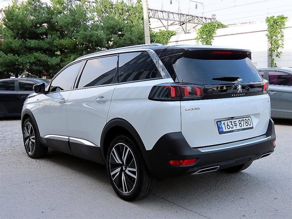 PEUGEOT 5008 2024