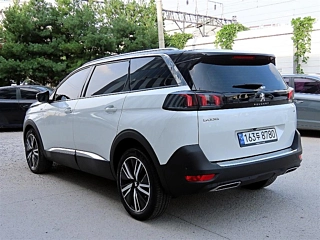 PEUGEOT 5008 2024