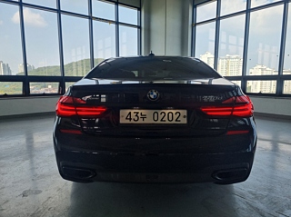 BMW 7-SERIES G11 2016