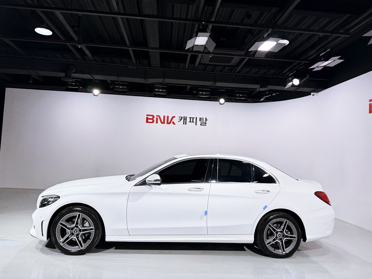 MERCEDES BENZ C-CLASS W205 2021