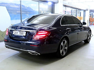 MERCEDES BENZ E-CLASS W213 2019