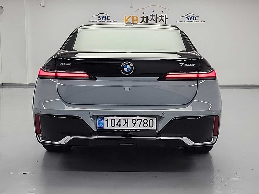 BMW 7-SERIES G70 2025