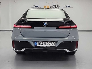 BMW 7-SERIES G70 2025