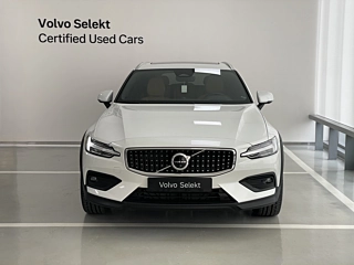 VOLVO V60 CROSS COUNTRY 2025