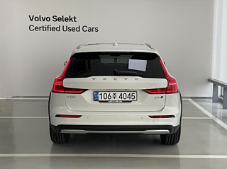 VOLVO V60 CROSS COUNTRY 2025