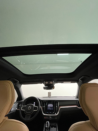 VOLVO V60 CROSS COUNTRY 2025