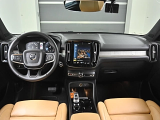 VOLVO XC40 2020