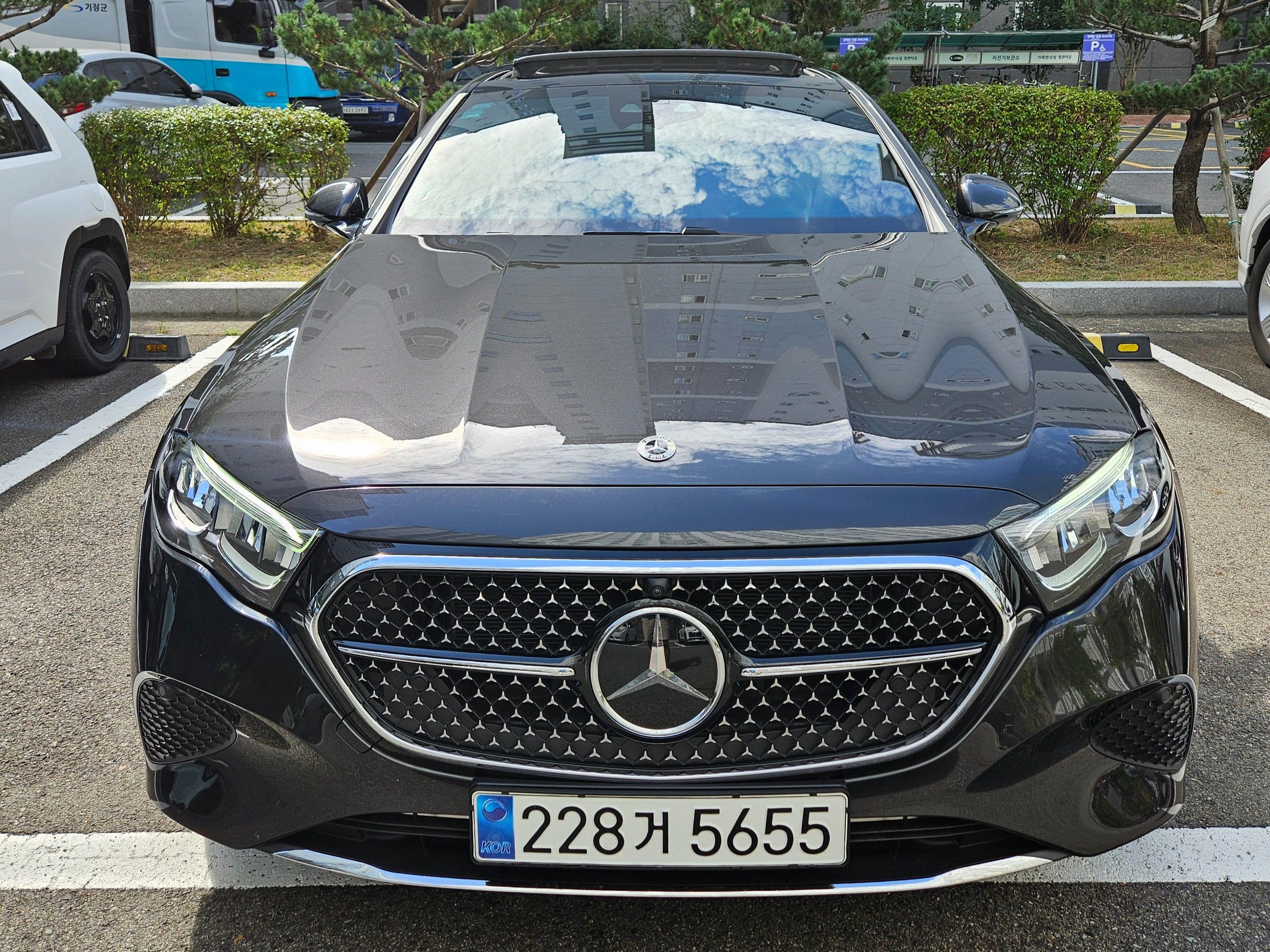 MERCEDES BENZ E-CLASS W214 2024